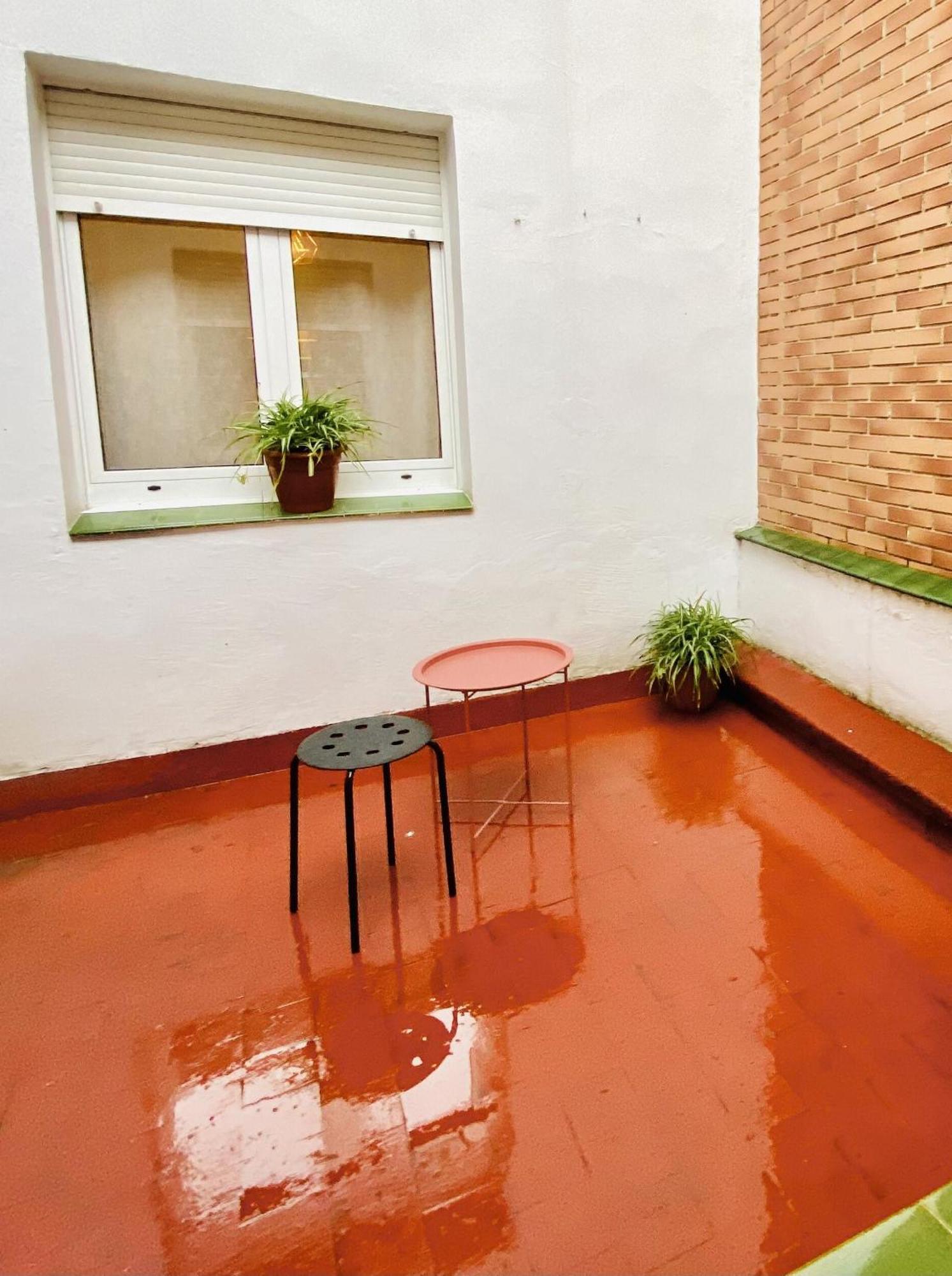 Amplio Apartamento Con Dos Patios 기욘 외부 사진