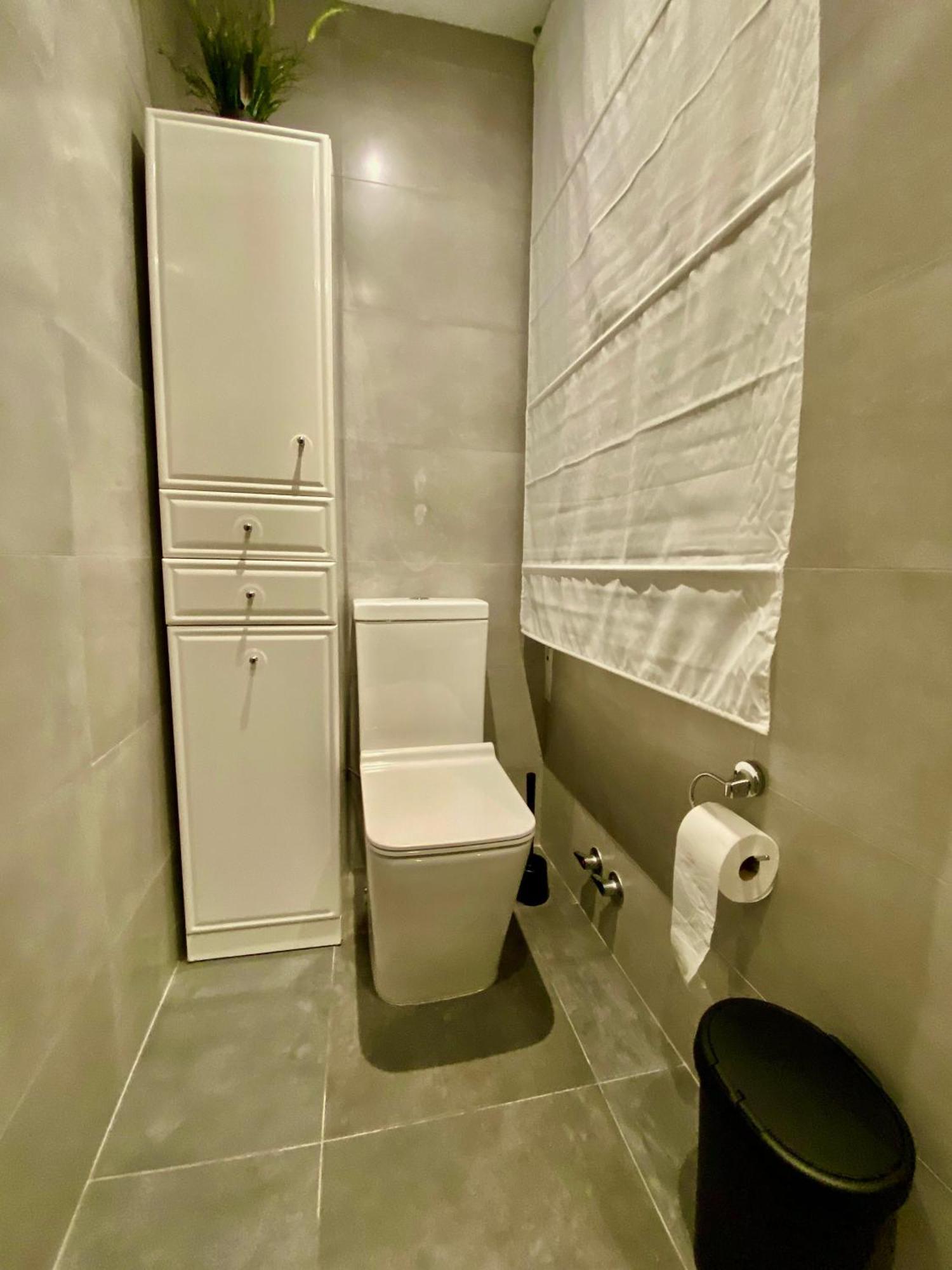 Amplio Apartamento Con Dos Patios 기욘 외부 사진