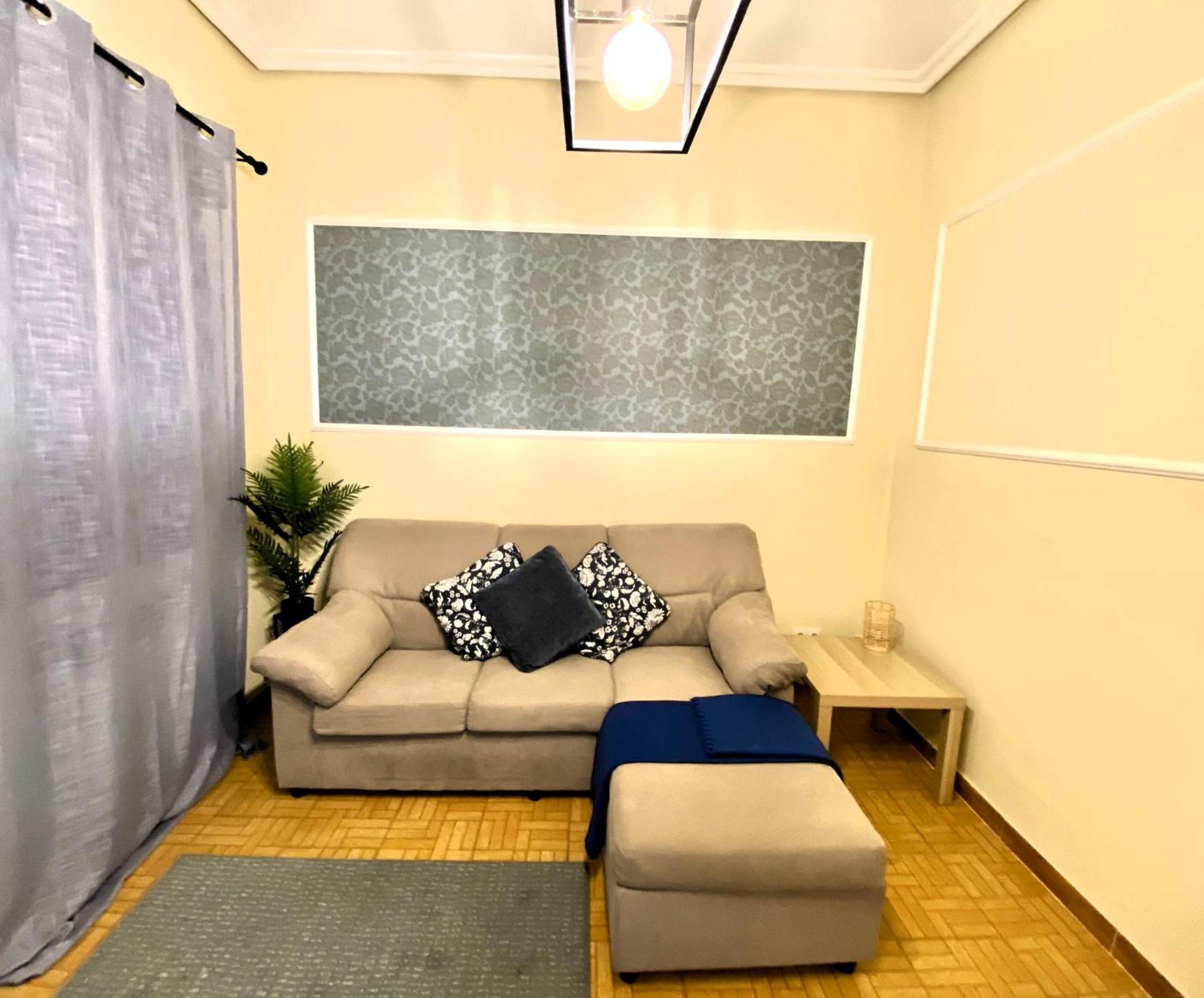 Amplio Apartamento Con Dos Patios 기욘 외부 사진
