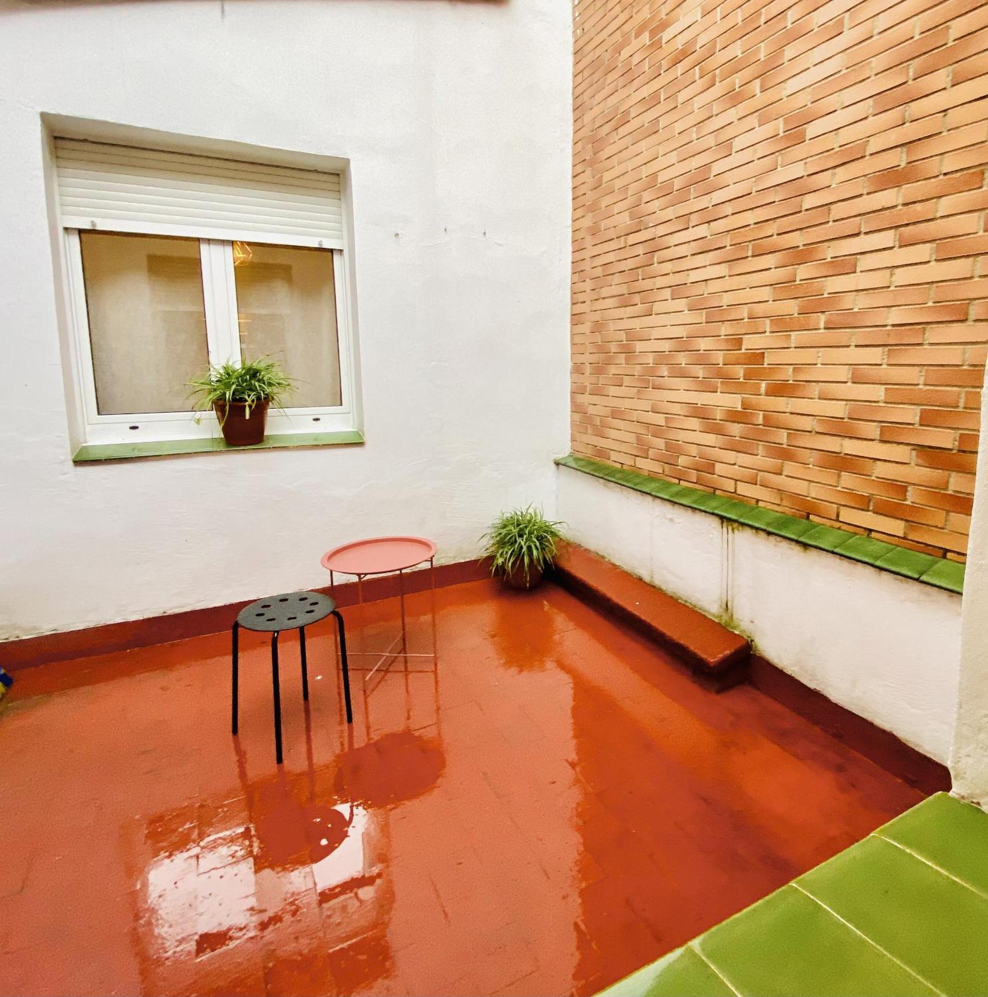 Amplio Apartamento Con Dos Patios 기욘 외부 사진